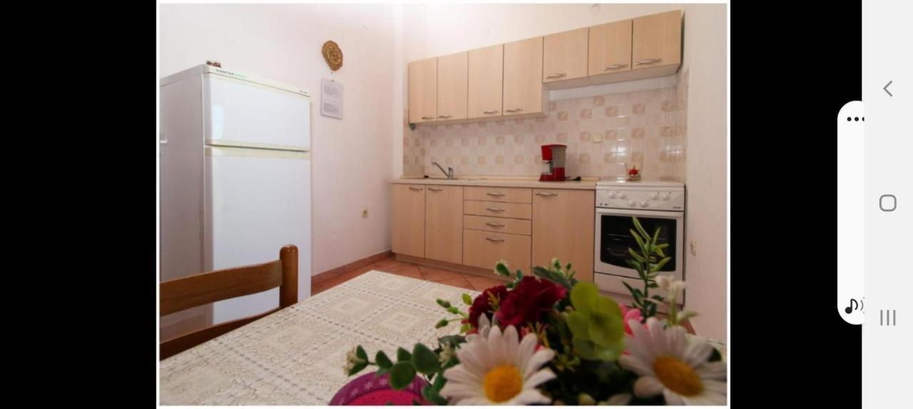 Apartments Bilo Near Primosten Ngoại thất bức ảnh