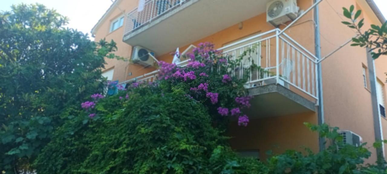 Apartments Bilo Near Primosten Ngoại thất bức ảnh